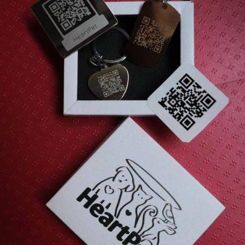 HeartPet privezak i nalepnica QR code